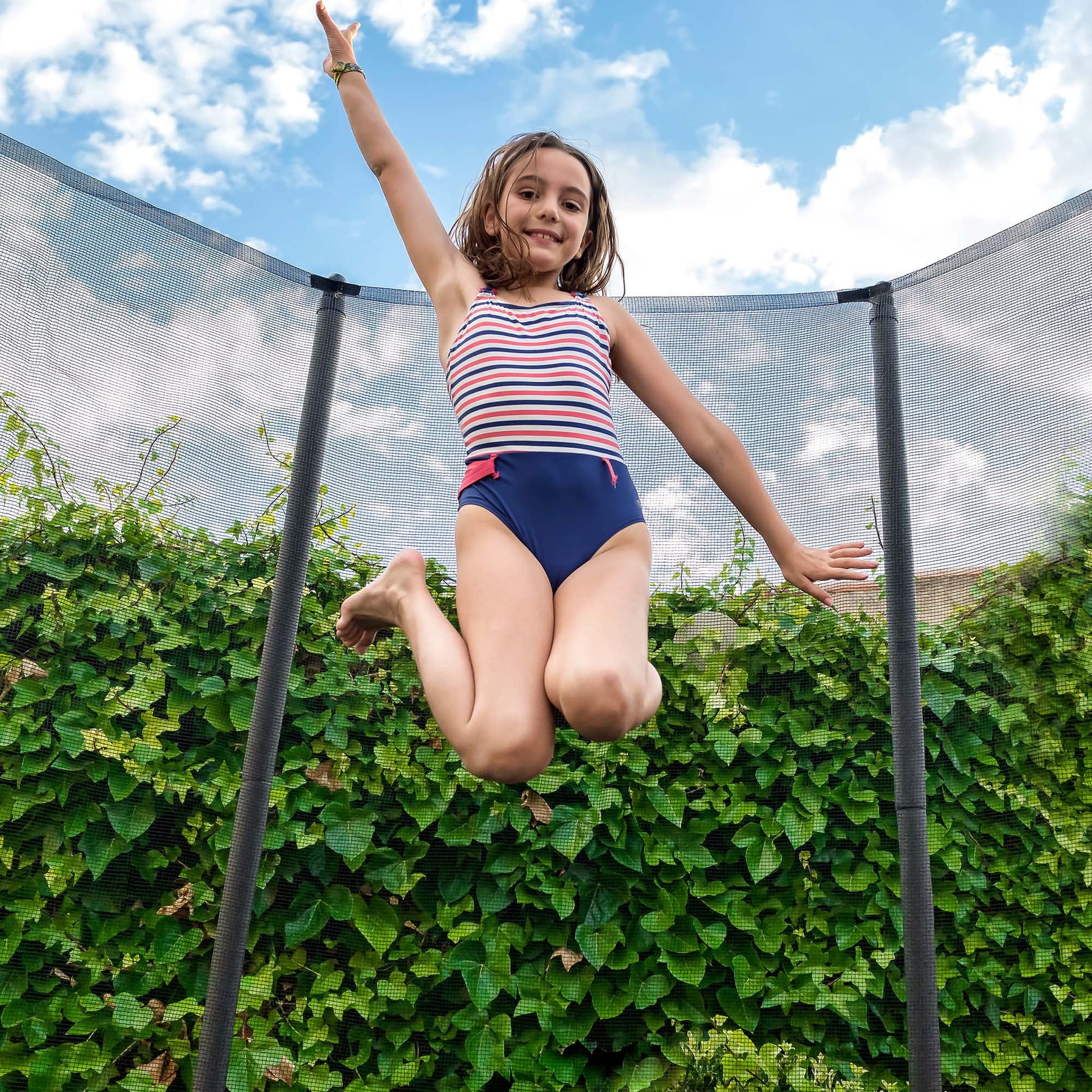 MARNUR 8FT Trampoline for Kids Trampoline with Enclosure Net, Ladder, Wind Stakes, Outdoor 330 lb Weight Capacity